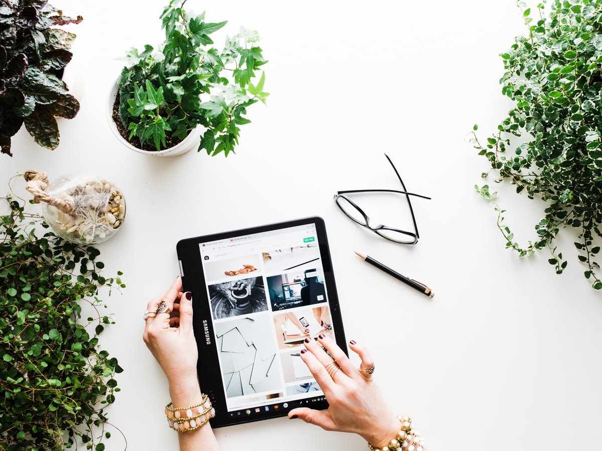 woman buying online